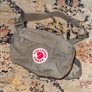 Kånken Gray Belt Bag